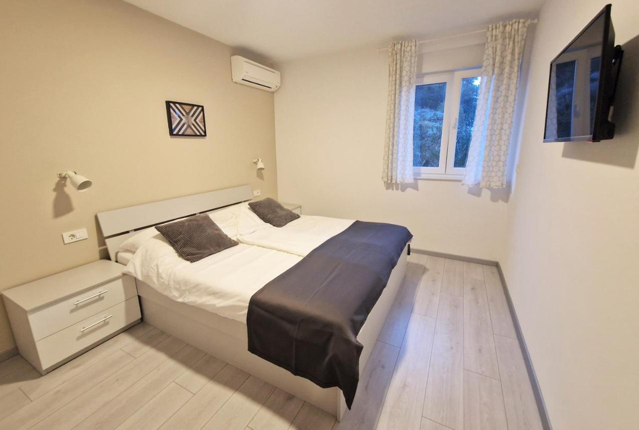Apartments Nina Rab Town Exterior foto